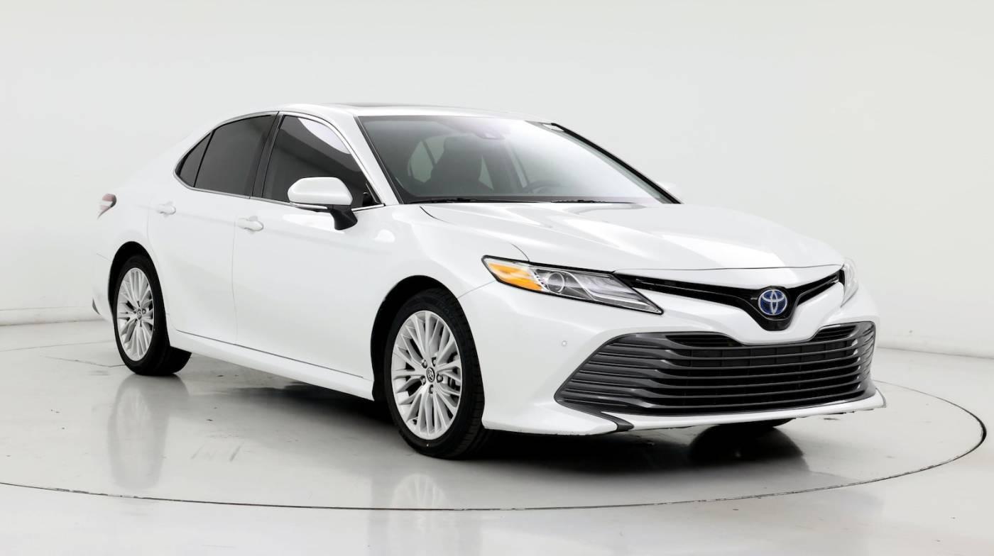 2020 Toyota Camry Hybrid XLE in Inglewood CA For Sale - Image 1