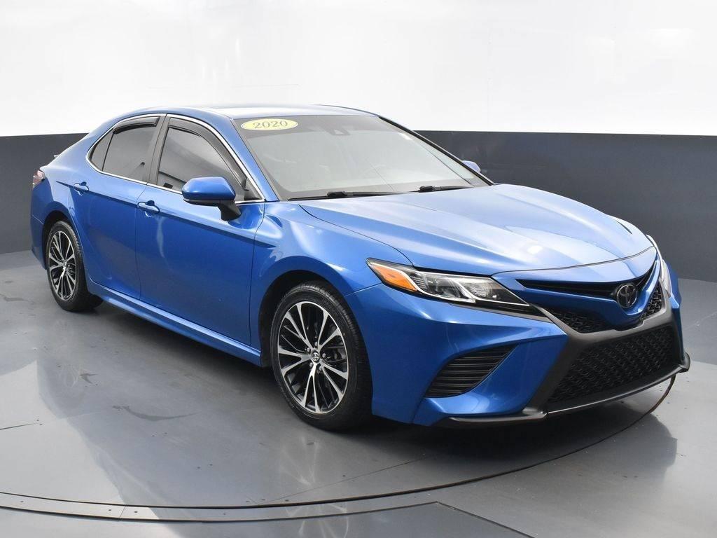 2020 Toyota Camry SE in McDonough GA For Sale - Image 1
