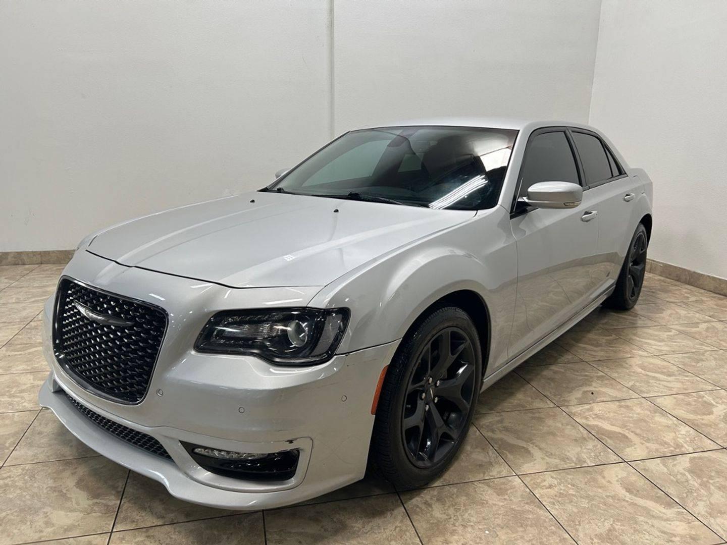 2021 Chrysler 300 Touring L in Carrollton TX For Sale - Image 1