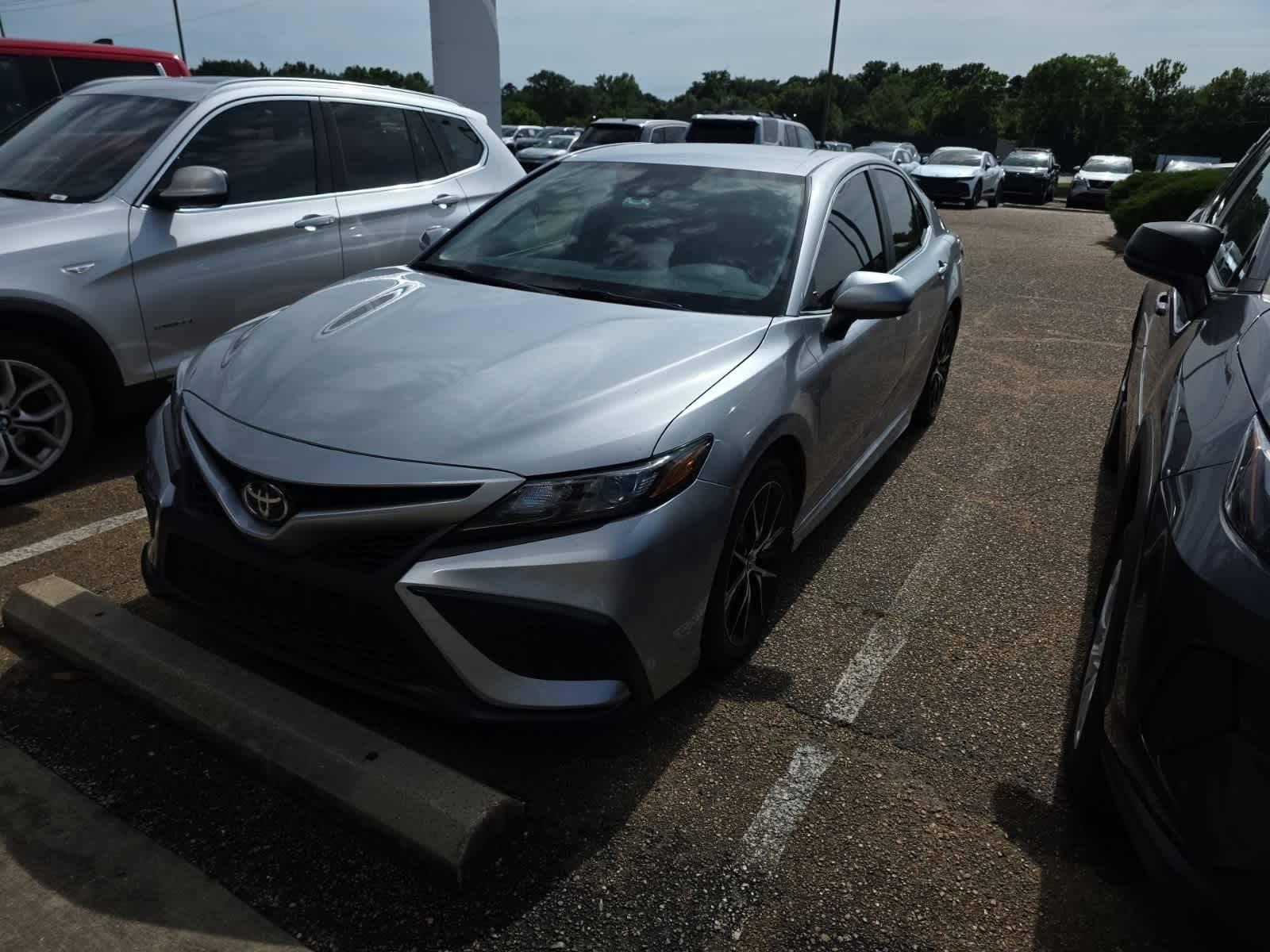 2021 Toyota Camry SE in Jackson MS For Sale - Image 1