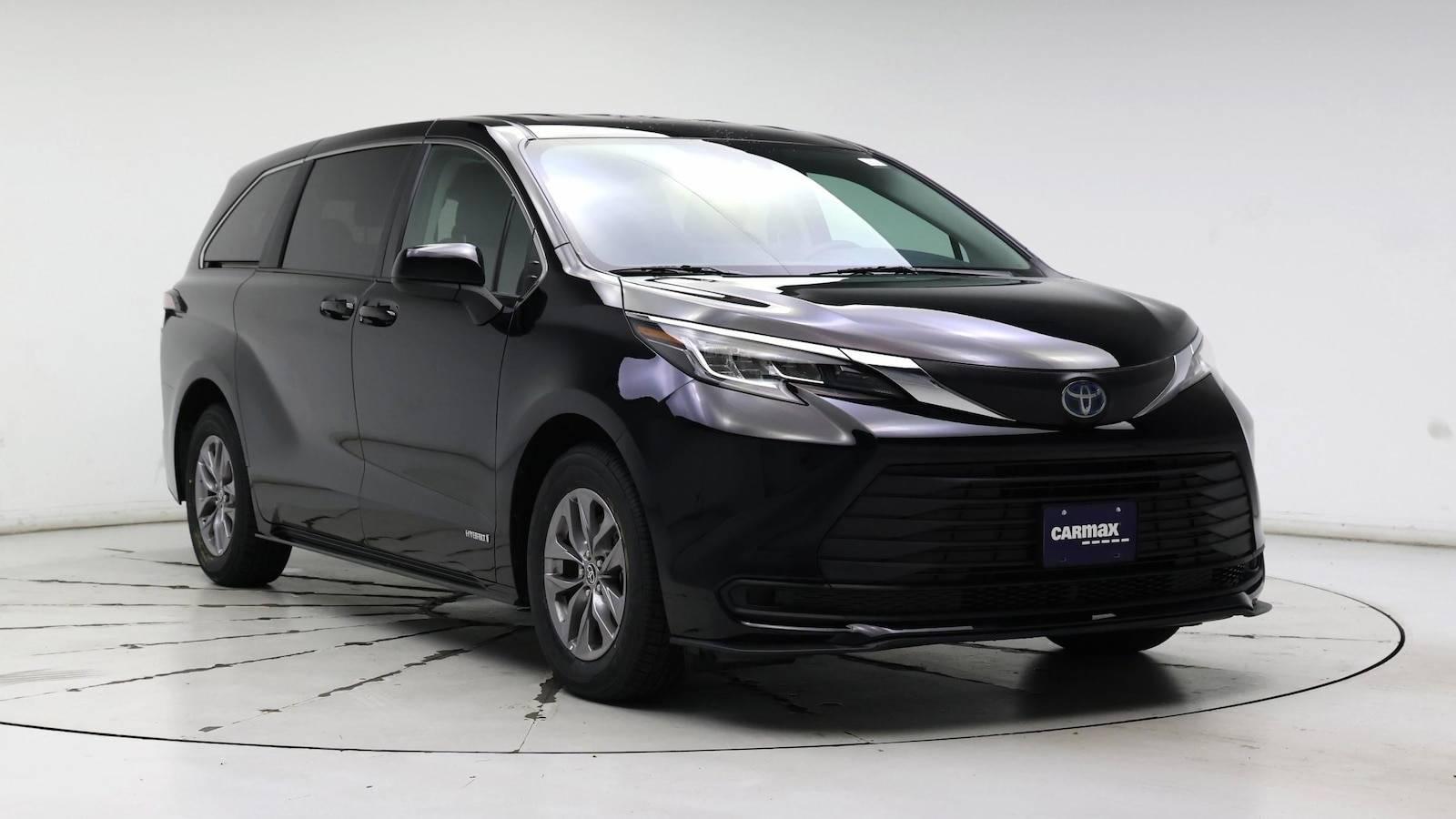 2021 Toyota Sienna LE in Birmingham AL For Sale - Image 1