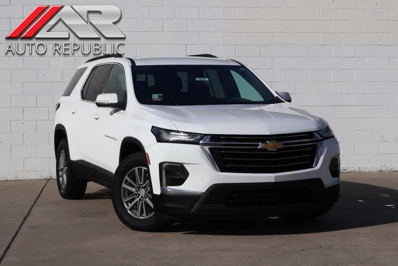 2022 Chevrolet Traverse LT Cloth in Orange CA For Sale - Image 1