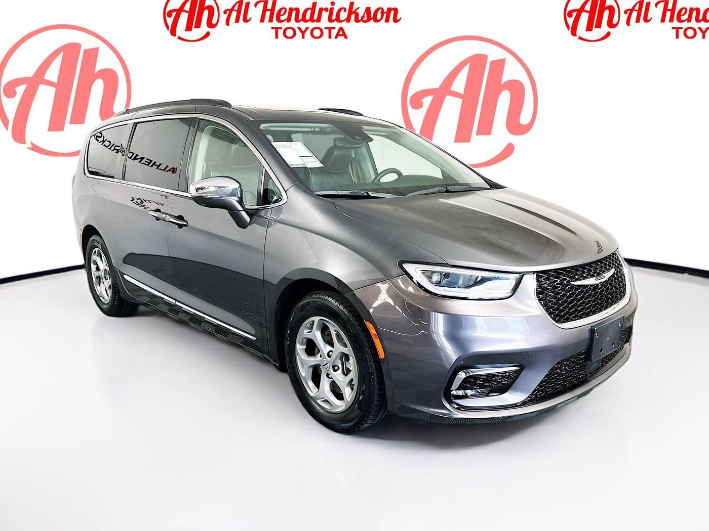 2022 Chrysler Pacifica Limited in Coconut Creek FL For Sale - Image 1