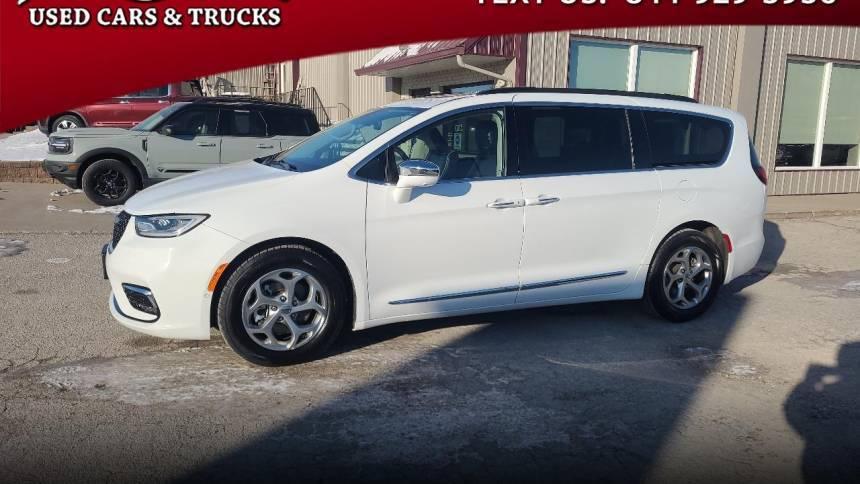 2022 Chrysler Pacifica Limited in Kalona IA For Sale - Image 1