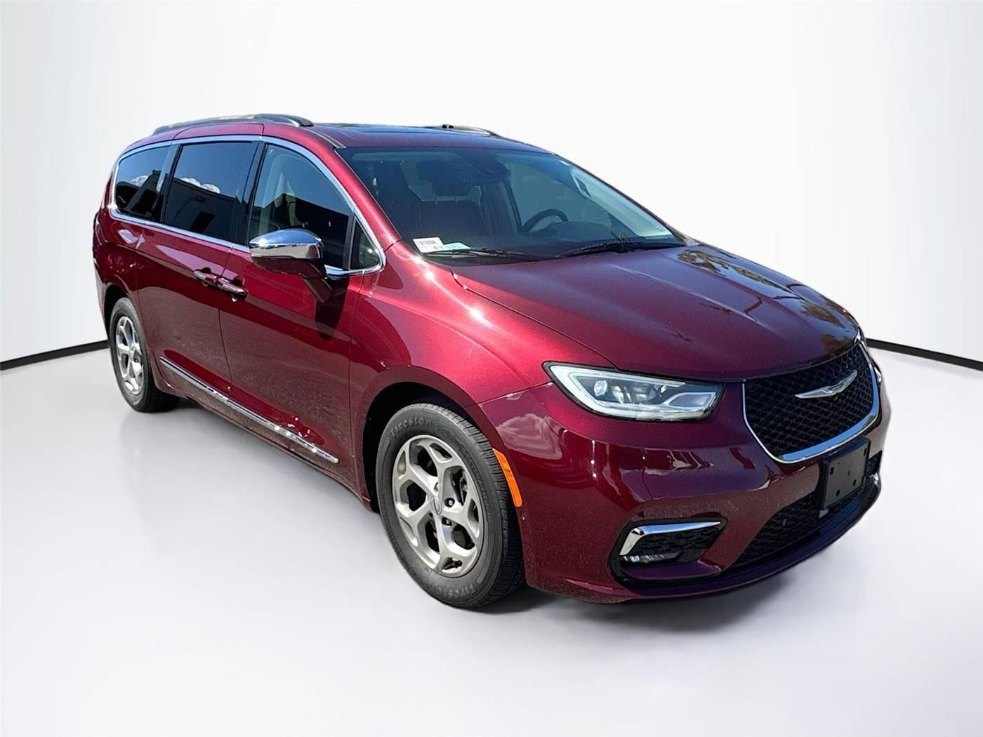 2022 Chrysler Pacifica Limited in New Port Richey FL For Sale - Image 1