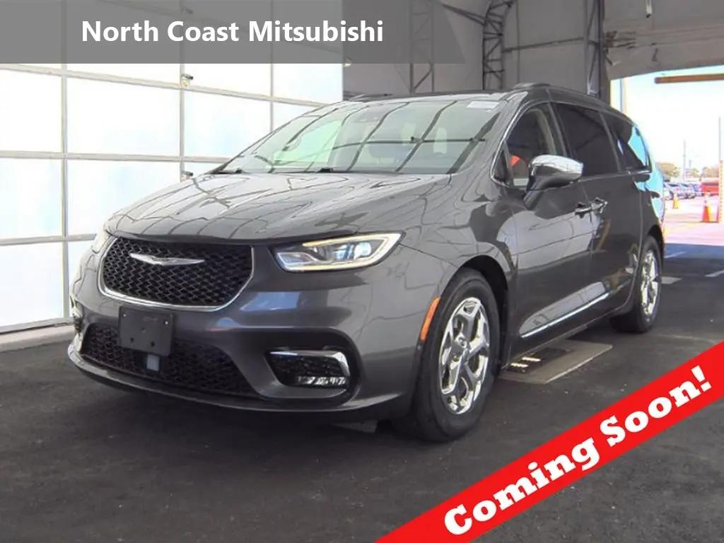 2022 Chrysler Pacifica Limited in Akron OH For Sale - Image 1