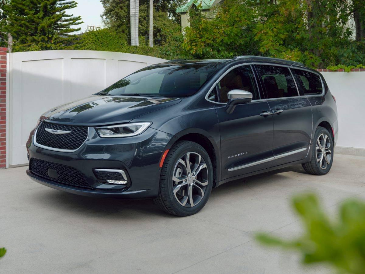 2022 Chrysler Pacifica Touring L in Plainfield IN For Sale - Image 1