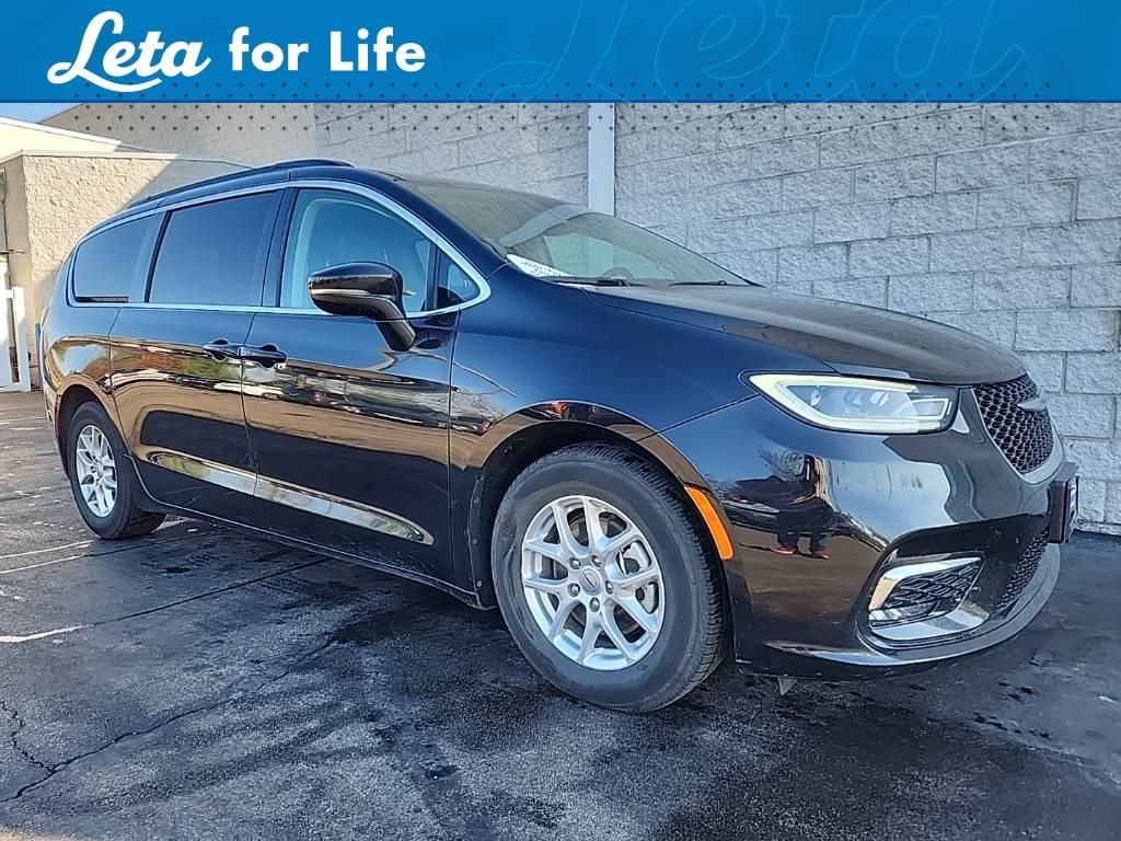 2022 Chrysler Pacifica Touring L in O'Fallon MO For Sale - Image 1