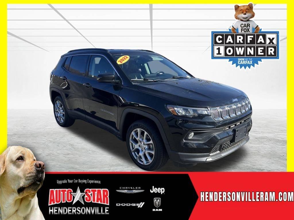 2022 Jeep Compass Latitude Lux in Hendersonville NC For Sale - Image 1