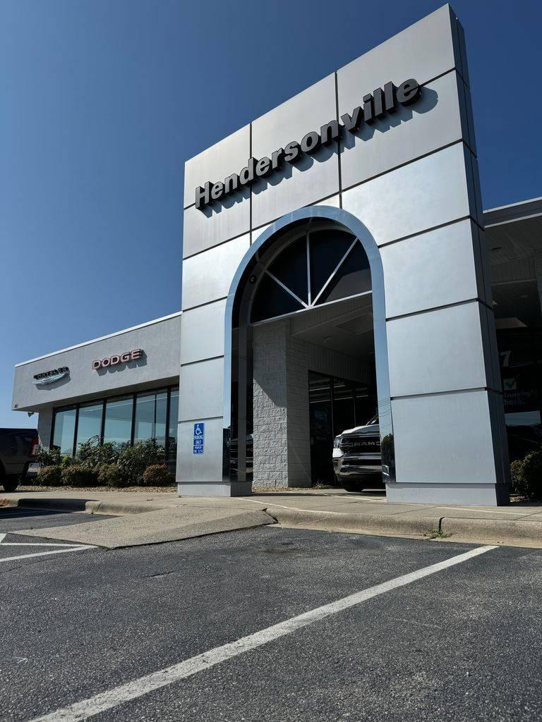 2022 Jeep Gladiator Willys in Hendersonville NC For Sale - Image 1