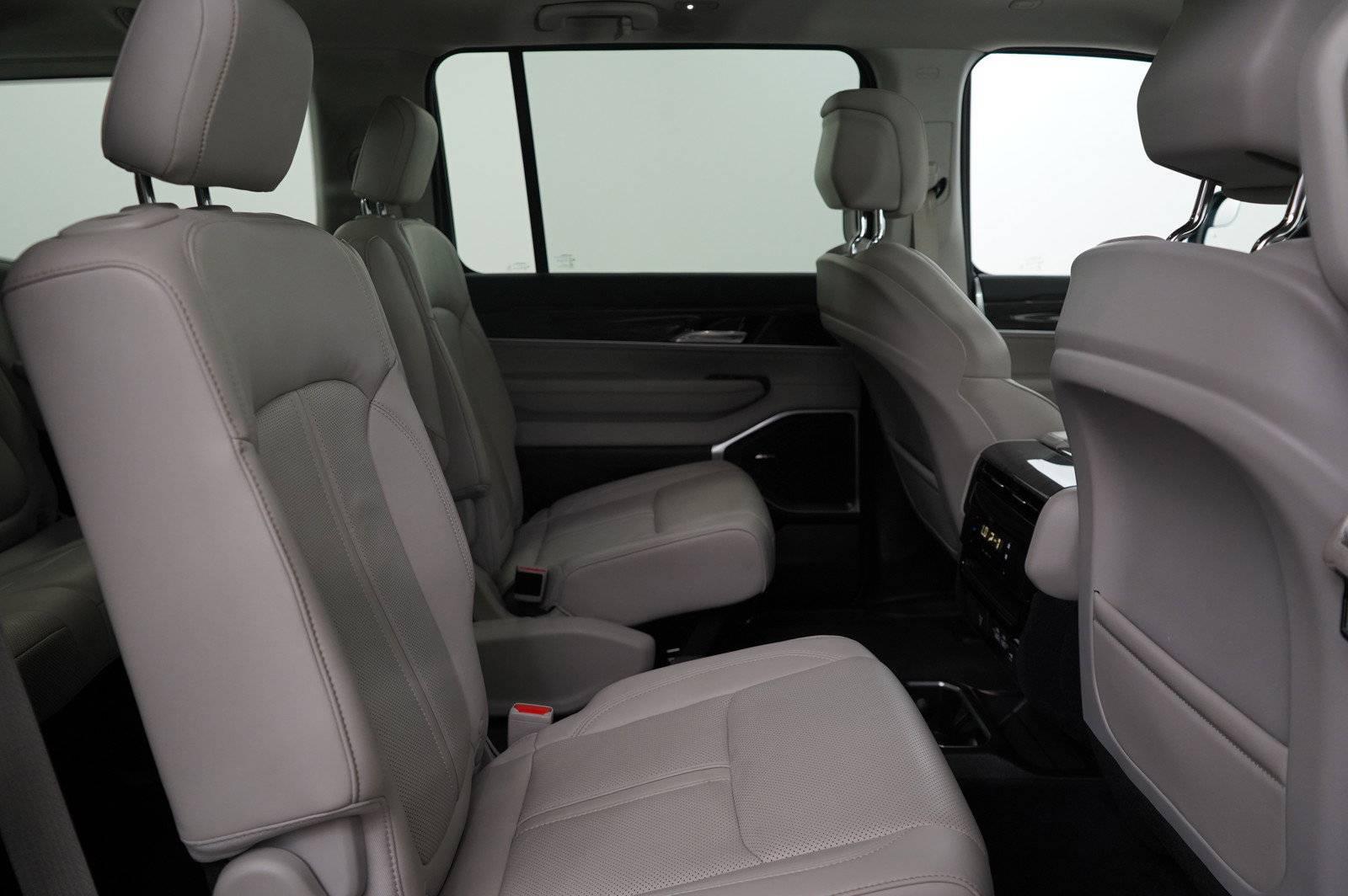 2022 Jeep Wagoneer Series II in Hopkins MN For Sale - Image 1