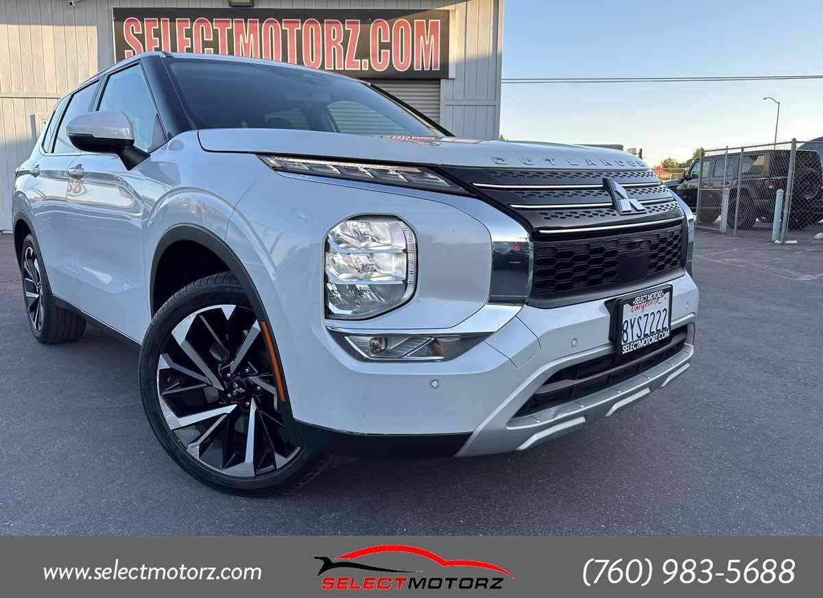 2022 Mitsubishi Outlander SE in Hesperia CA For Sale - Image 1