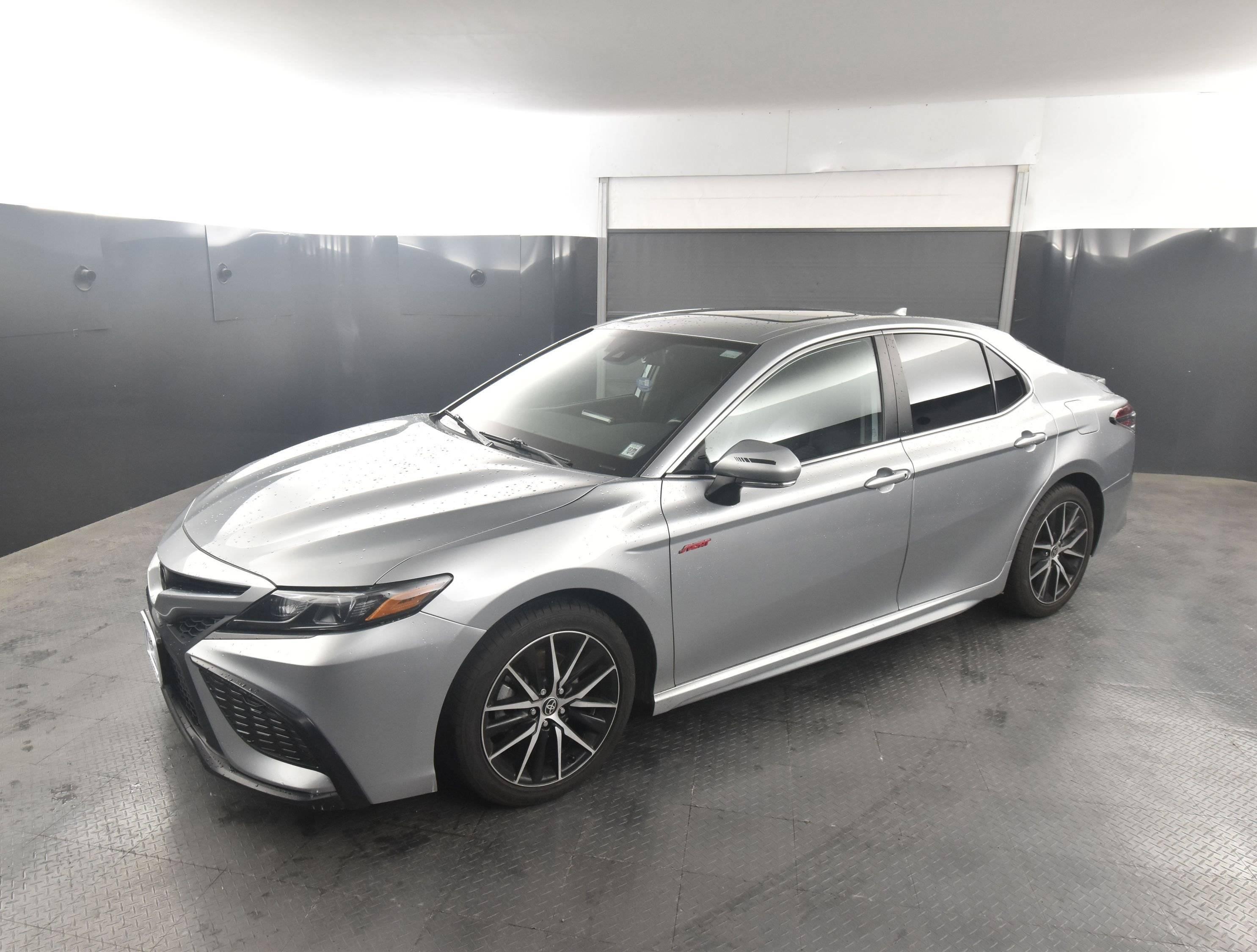 2022 Toyota Camry SE in Rochester NY For Sale - Image 1