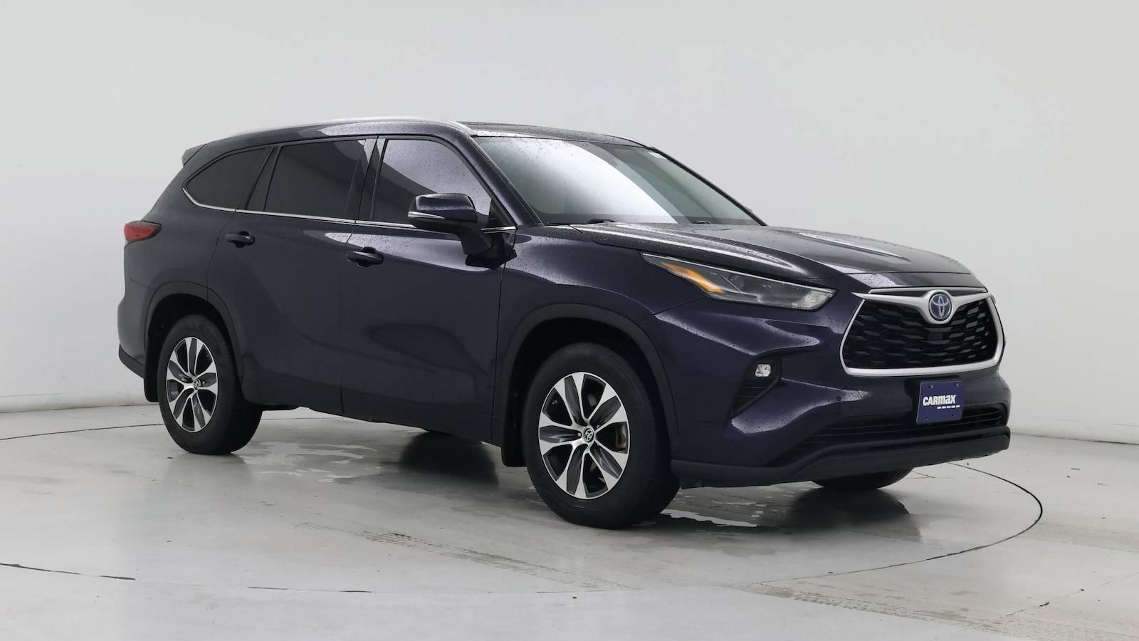 2022 Toyota Highlander Hybrid XLE in Garland TX For Sale - Image 1