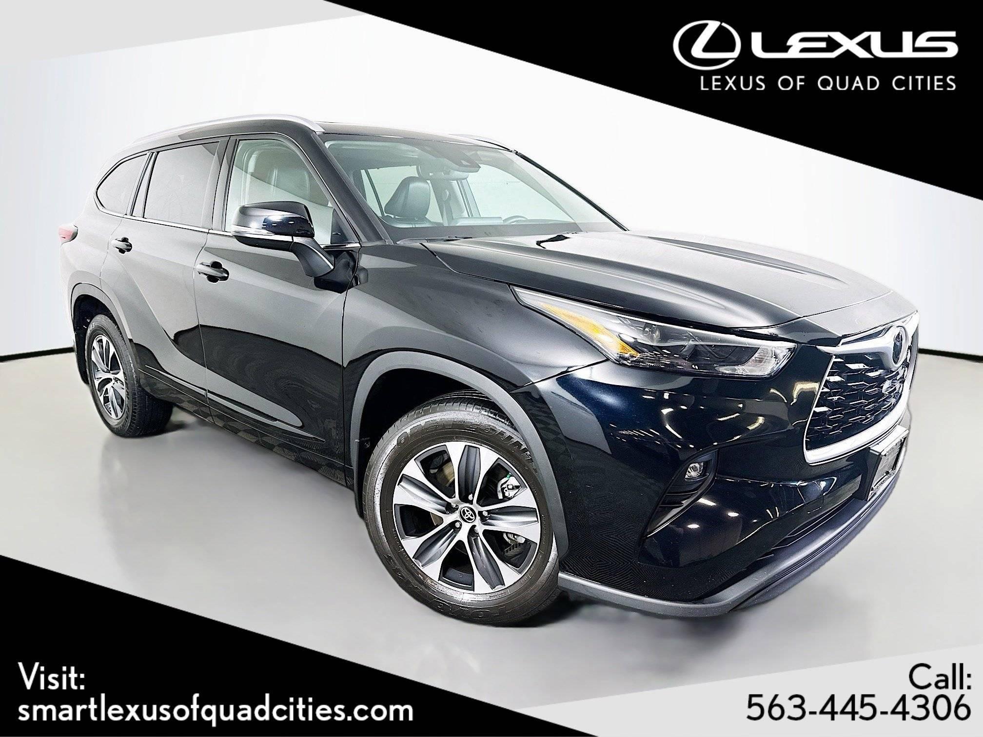 2022 Toyota Highlander XLE in Davenport IA For Sale - Image 1