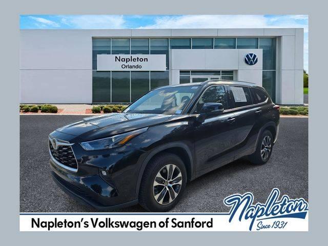 2022 Toyota Highlander XLE in Sanford FL For Sale - Image 1