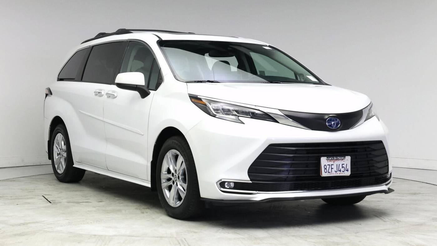 2022 Toyota Sienna XLE in Birmingham AL For Sale - Image 1