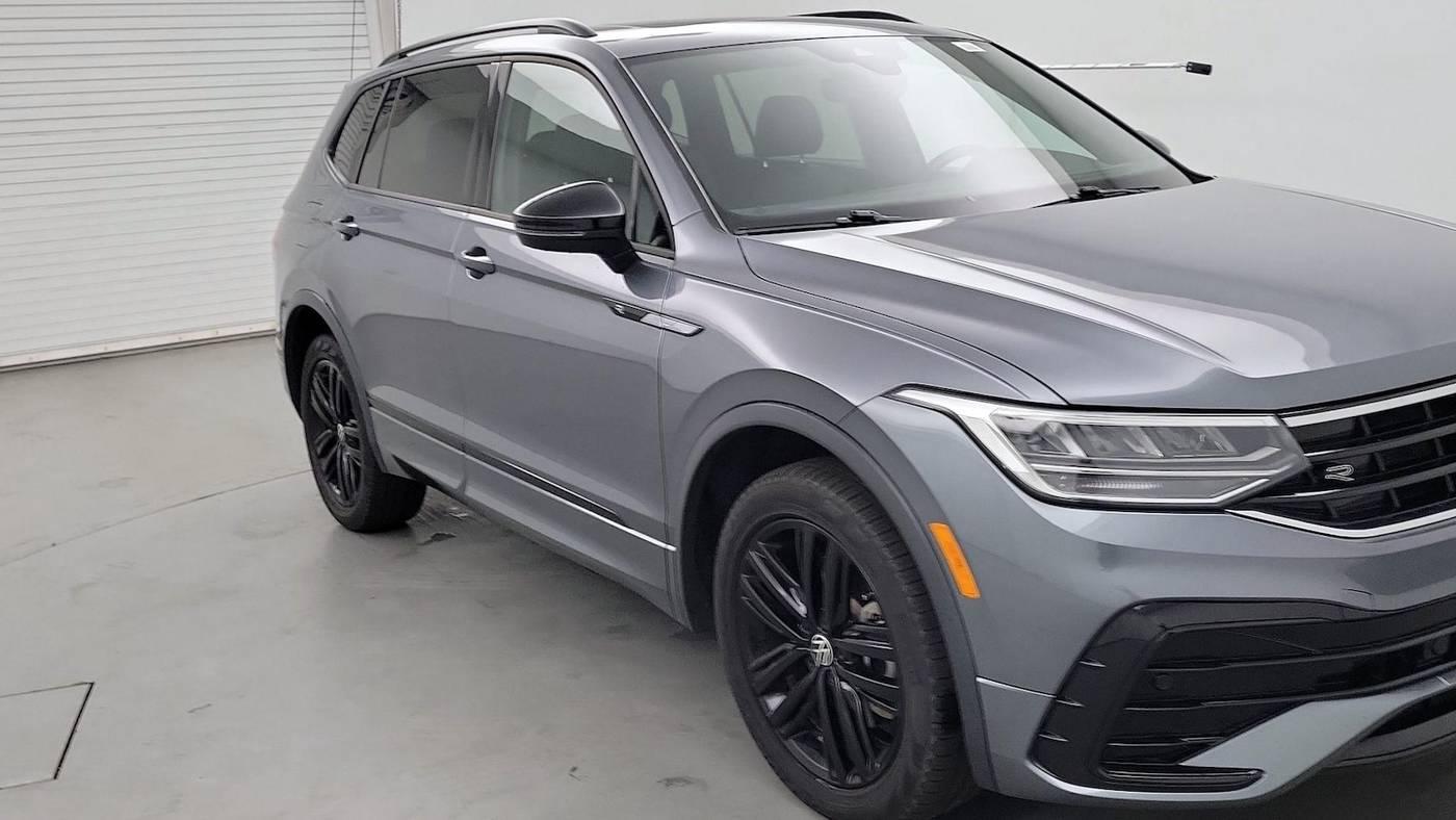 2022 Volkswagen Tiguan SE R-Line Black in Birmingham AL For Sale - Image 1