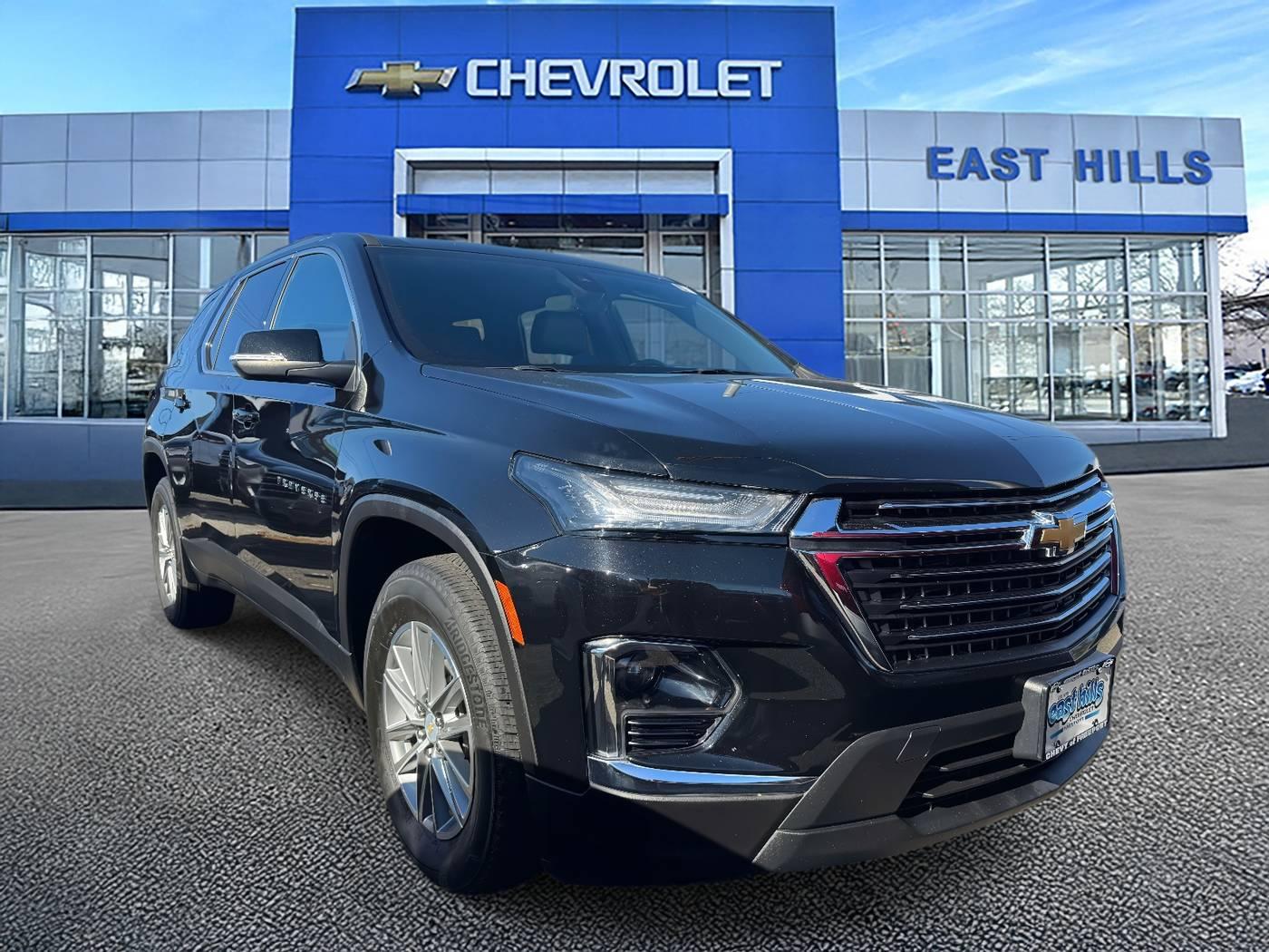 2023 Chevrolet Traverse LT Leather in Freeport NY For Sale - Image 1