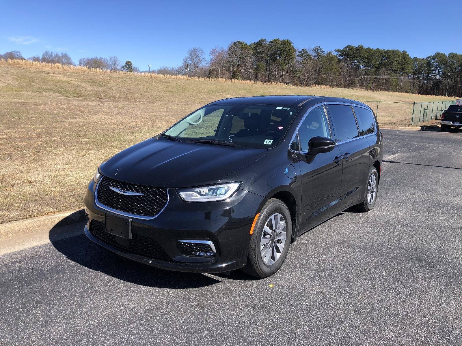 2023 Chrysler Pacifica Hybrid Touring L in Alto GA For Sale - Image 1