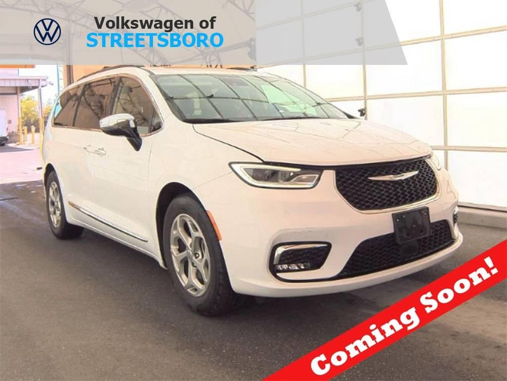 2023 Chrysler Pacifica Limited in Streetsboro OH For Sale - Image 1