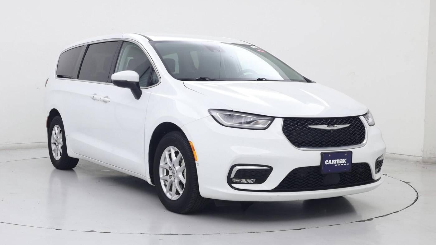 2023 Chrysler Pacifica Touring L in Katy TX For Sale - Image 1