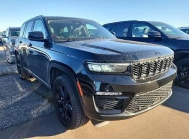 2023 Jeep Grand Cherokee Limited in Glendale Heights IL For Sale - Image 1