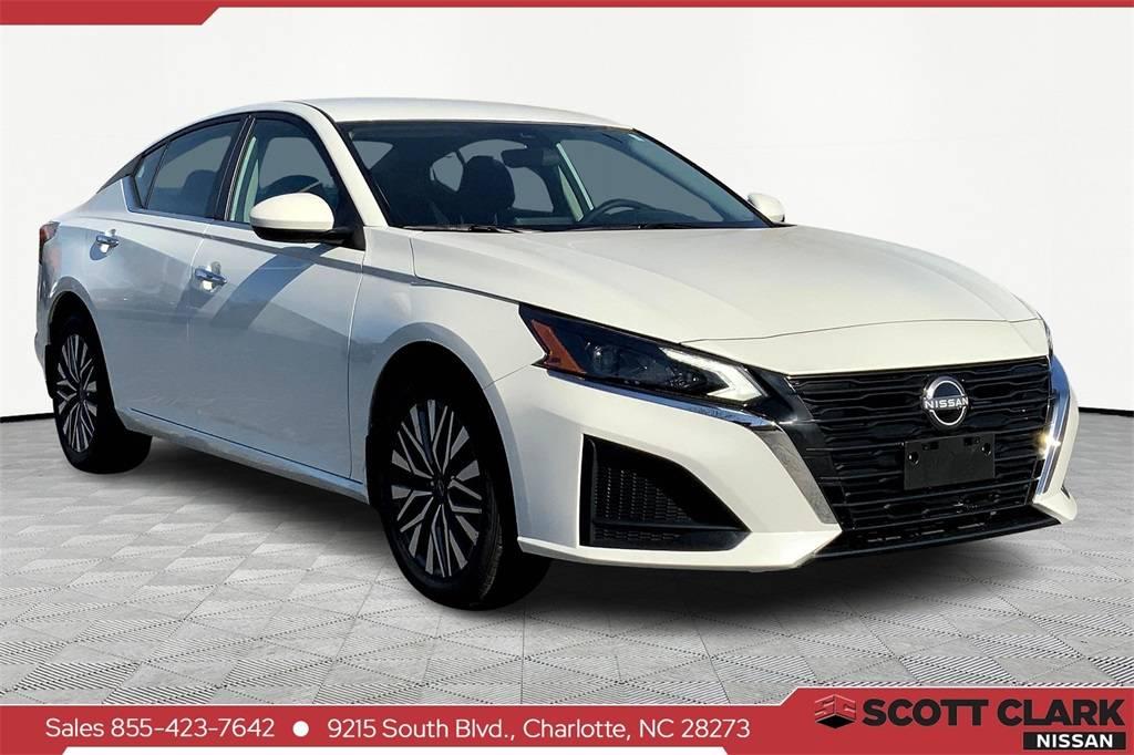 2023 Nissan Altima SV in Cornelius NC For Sale - Image 1