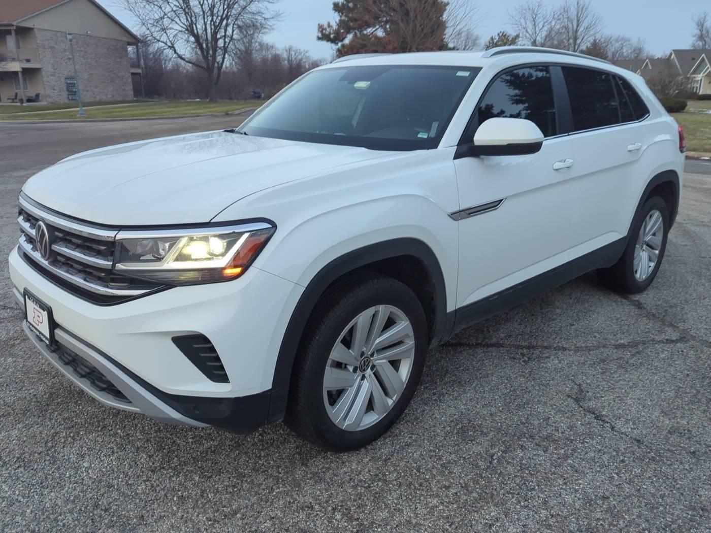 2023 Volkswagen Atlas Cross Sport SE with Technology in Merrillville IN For Sale - Image 1