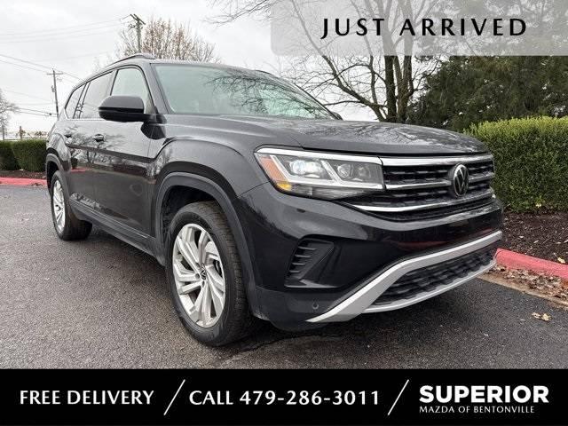2023 Volkswagen Atlas SE with Technology in Bentonville AR For Sale - Image 1