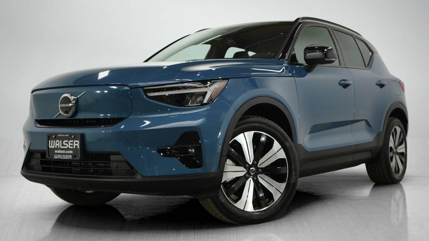 2023 Volvo XC40 Recharge Plus in Hopkins MN For Sale - Image 1