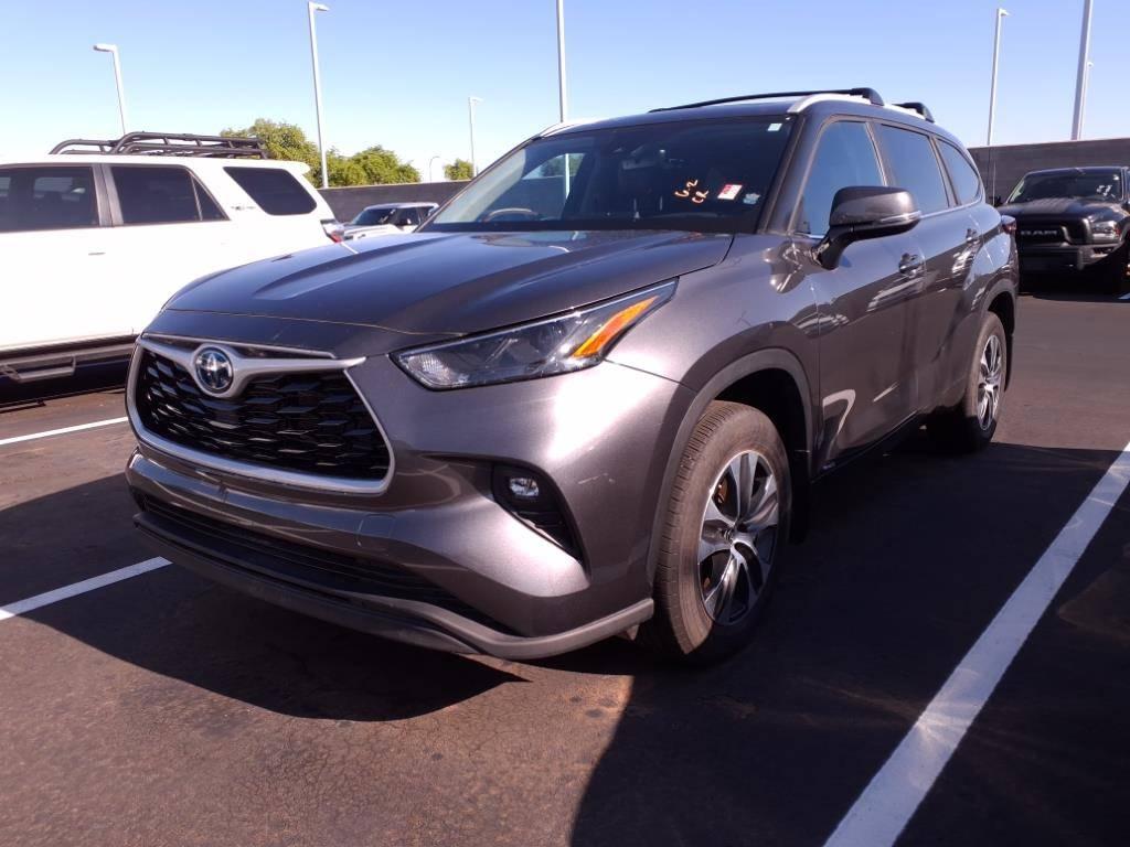 2024 Toyota Highlander Hybrid XLE in Chandler AZ For Sale - Image 1