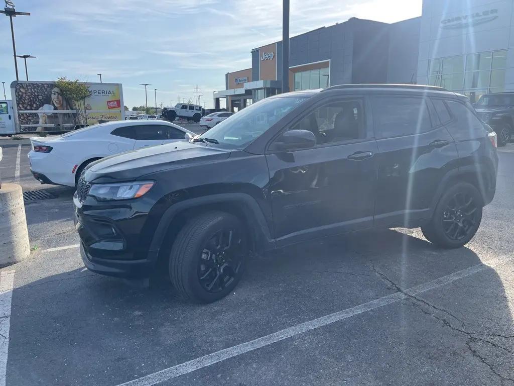 2025 Jeep Compass Latitude in Owasso OK For Sale - Image 1
