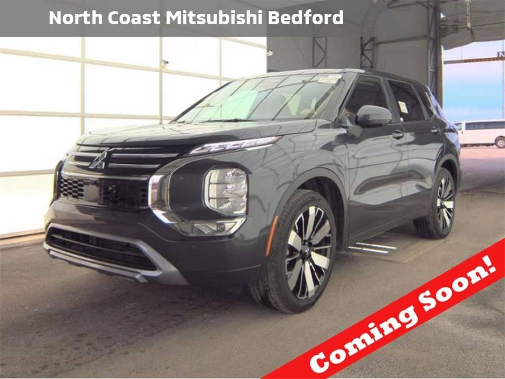 2025 Mitsubishi Outlander SE in Bedford OH For Sale - Image 1