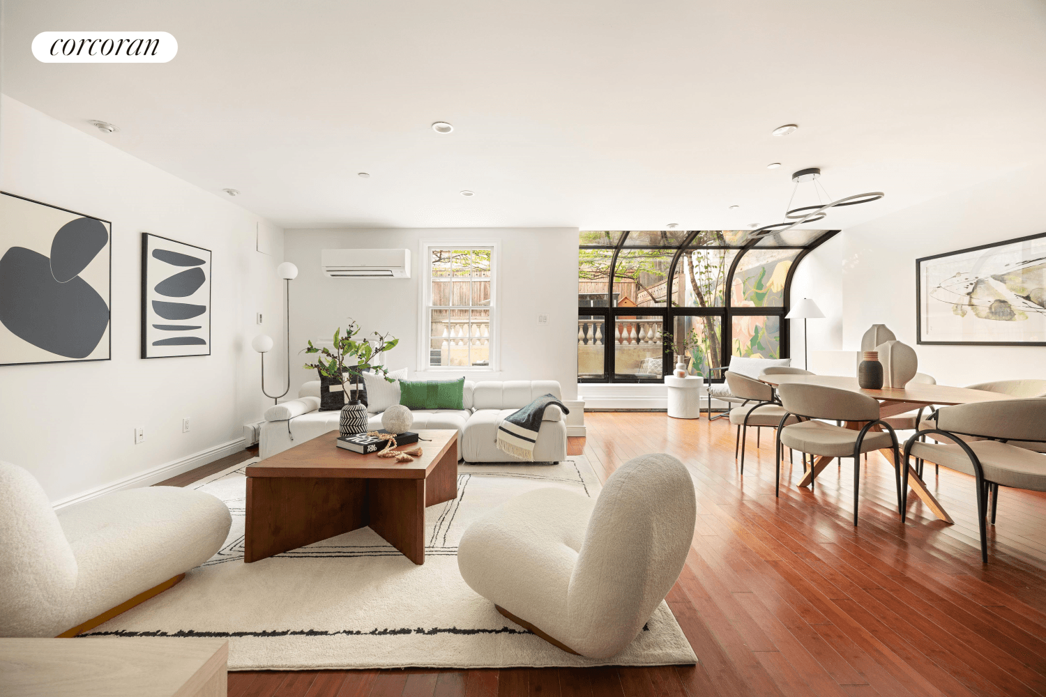 Condo/Apartment for Sale, 10009 - Image 1