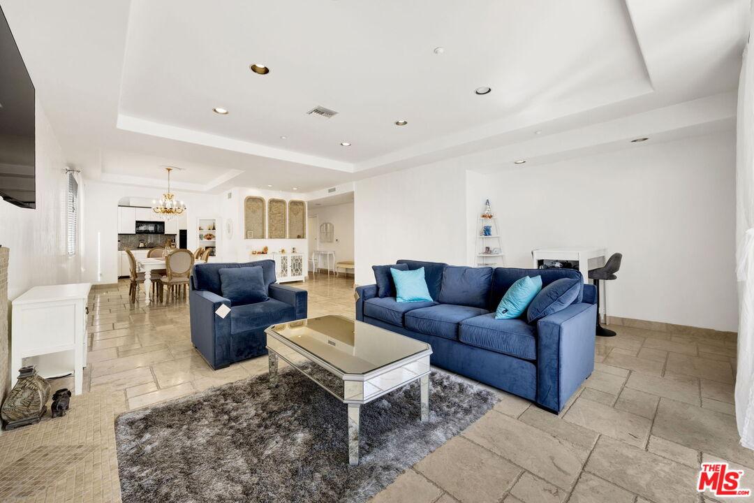 Condo/Apartment for Sale, 11952 Montana AVE 90049 - Image 1