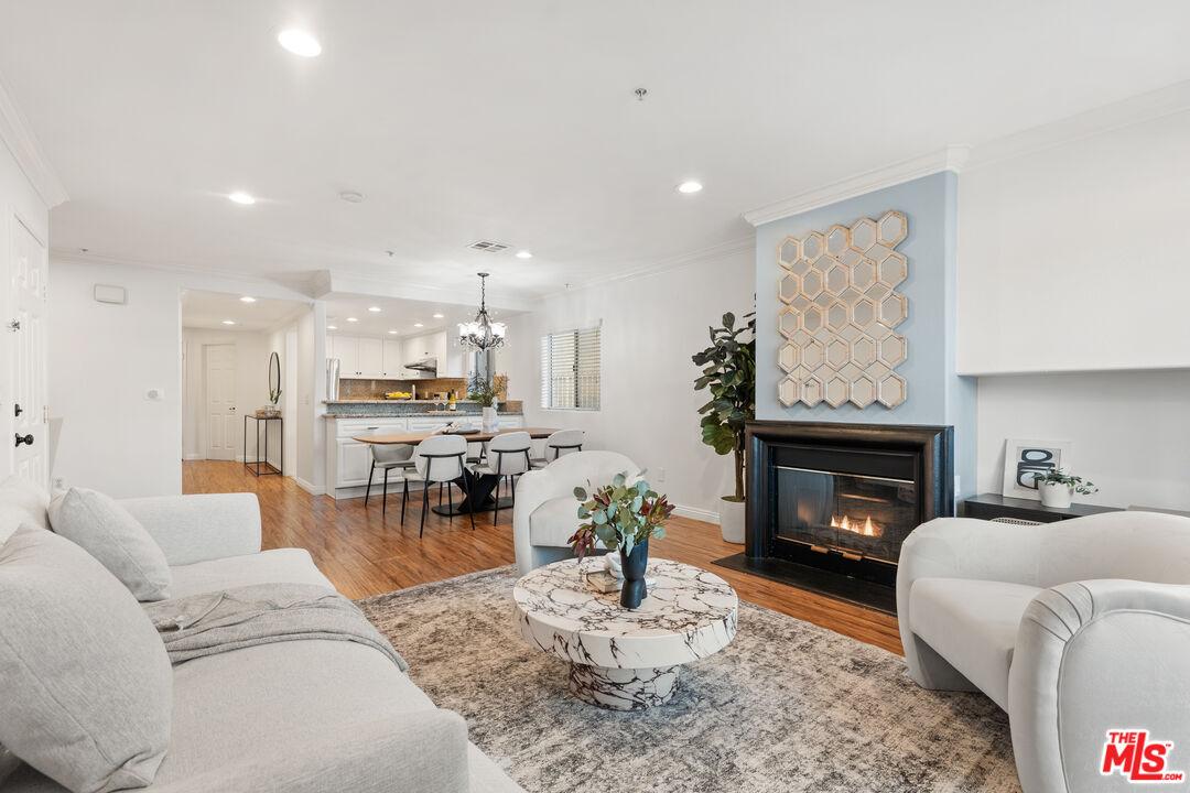 Condo/Apartment for Sale, 15114 Sherman WAY 91405 - Image 1