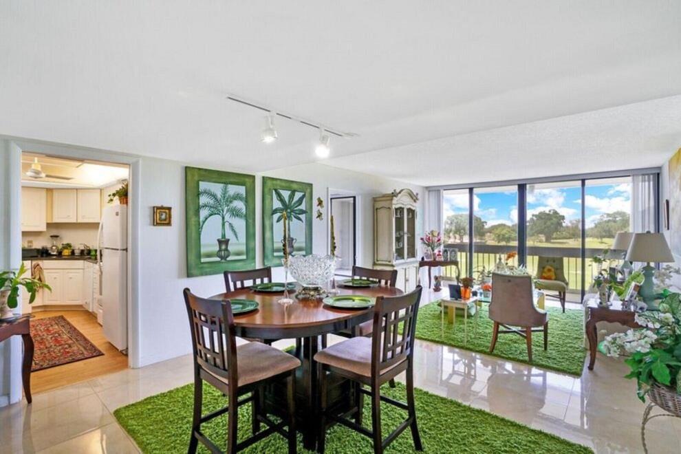 Condo/Apartment for Sale, 2000 Presidential Way 302 33401 - Image 1