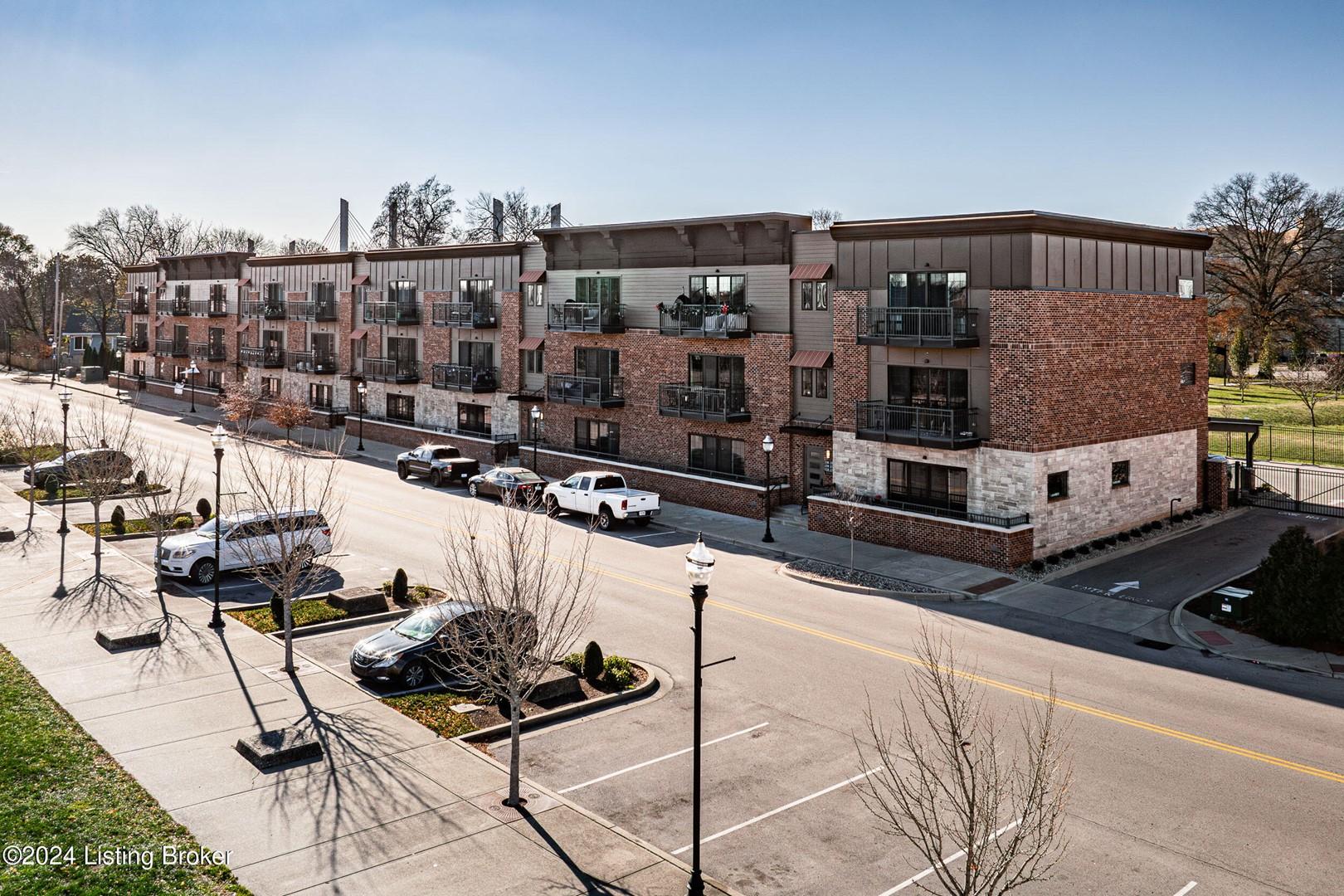 Condo/Apartment for Sale, 218 Mulberry Street 47130 - Image 1