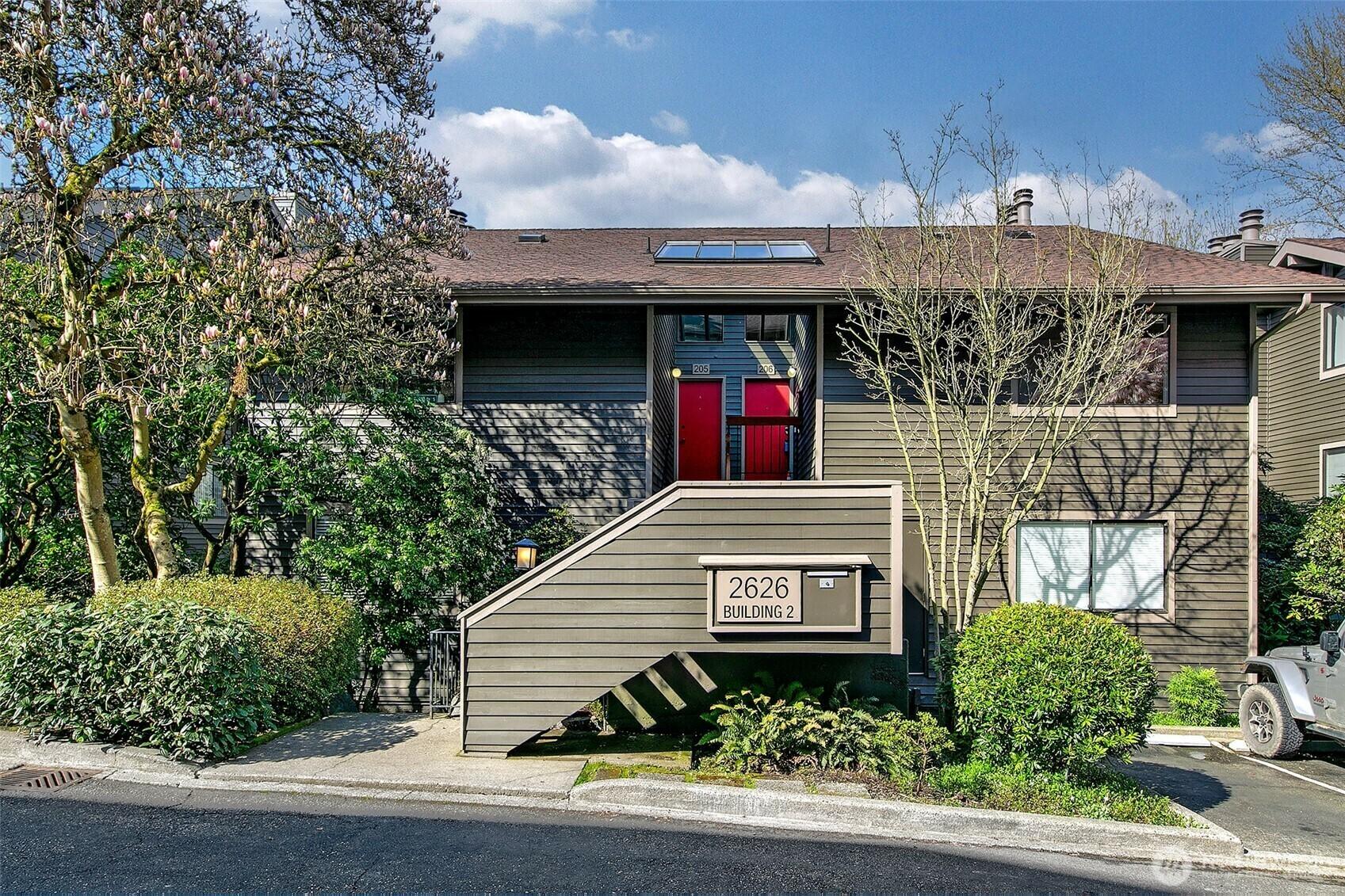 Condo/Apartment for Sale, 2626 4th Avenue N 206 98109 - Image 1