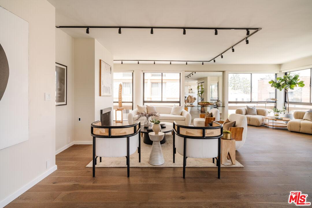 Condo/Apartment for Sale, 318 Maple DR 90210 - Image 1