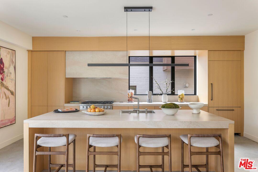 Condo/Apartment for Sale, 927 Hilldale AVE 90069 - Image 1