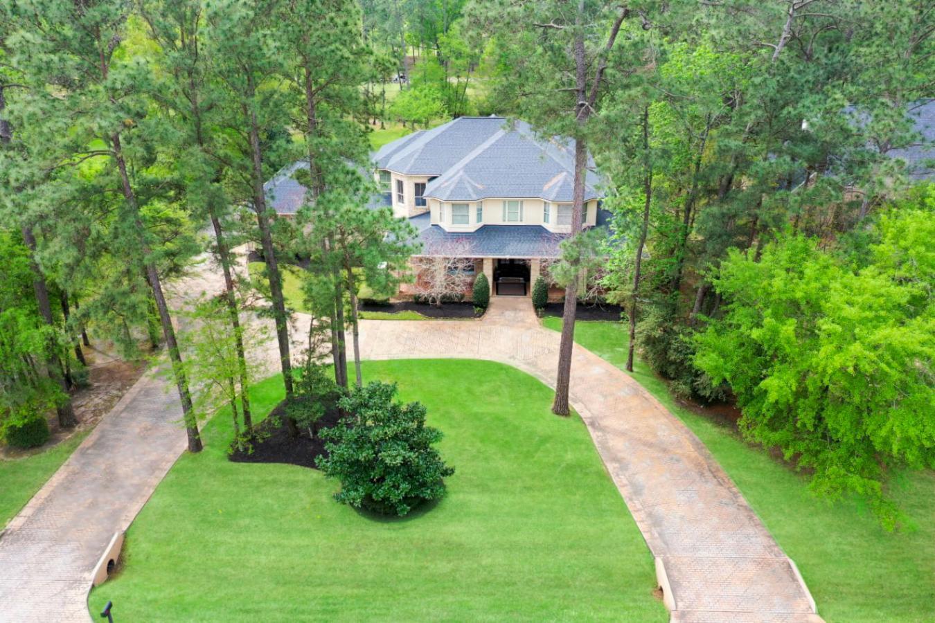 House for Sale, 10919 Clubhouse Circle 77354 - Image 1