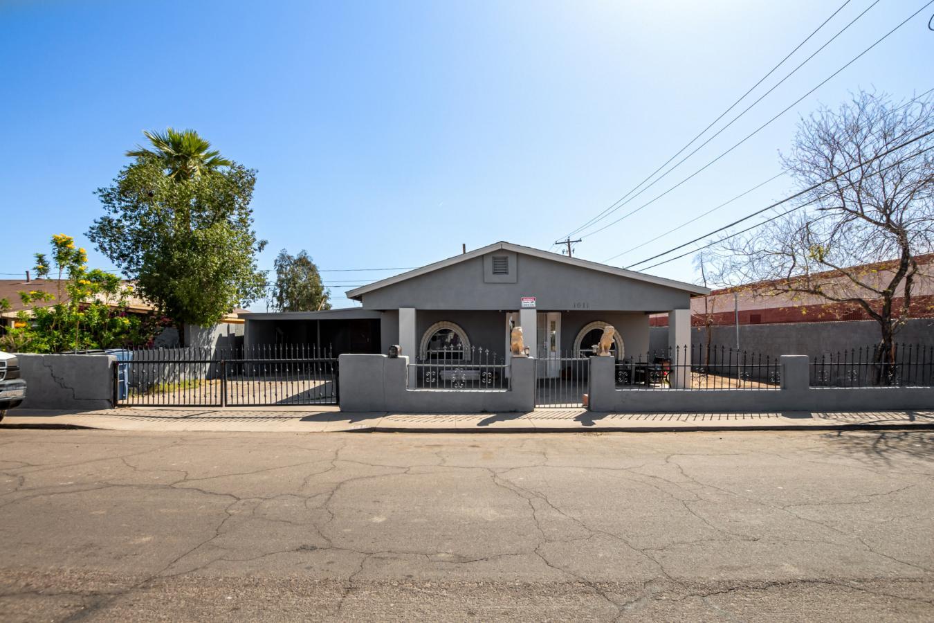 House for Sale, 1611 N 37TH DRIVE 85009 - Image 1