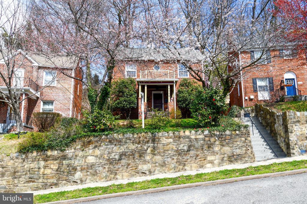 House for Sale, 1714 33rd Place SE, City of Washington, DC 20020 - Image 1