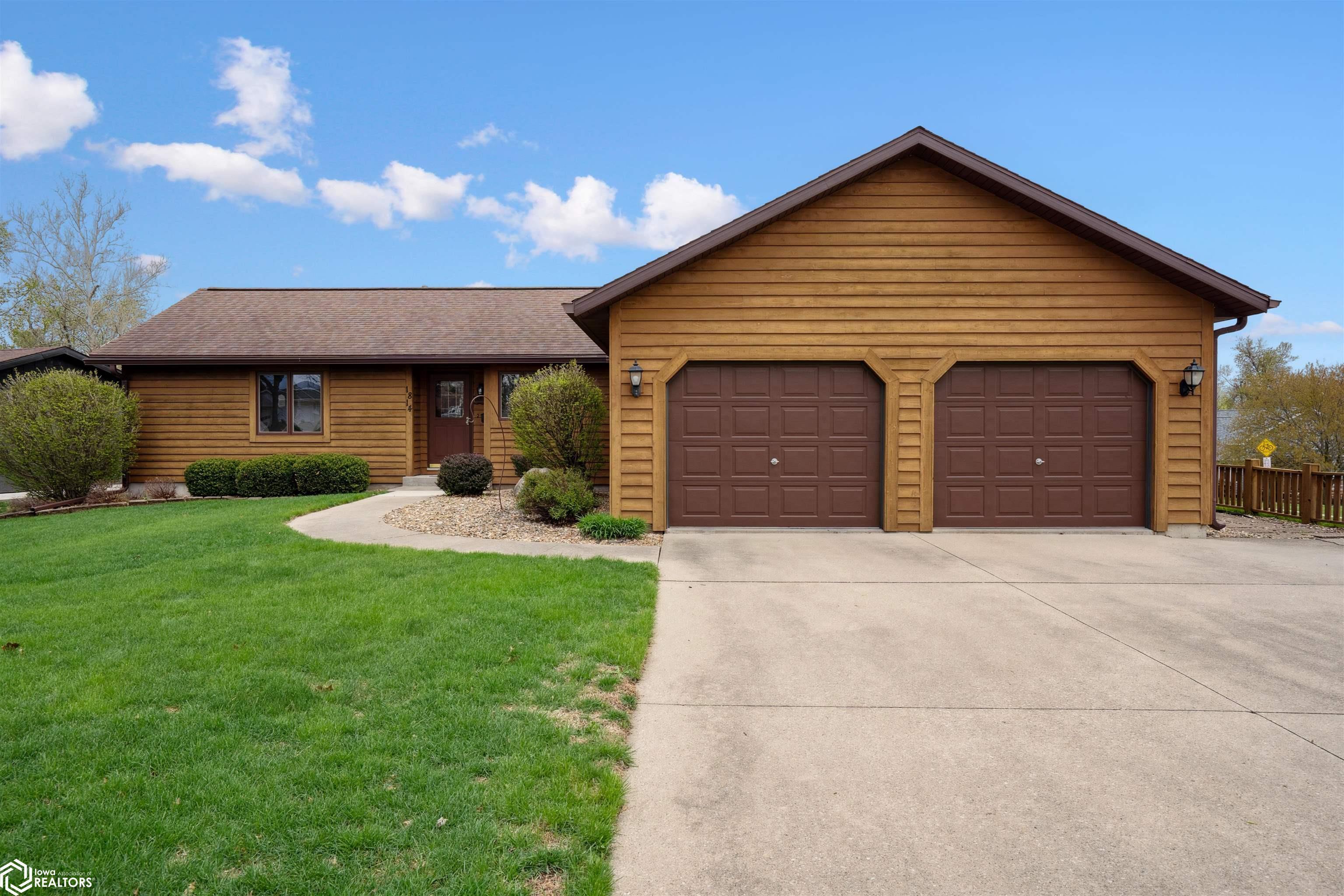 House for Sale, 1814 S 3rd Avenue, Marshall County, IA 50158 - Image 1