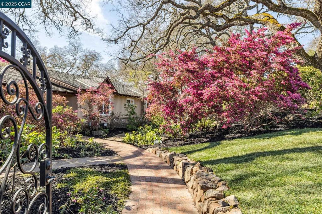 House for Sale, 2160 Ridgewood Rd 94507 - Image 1