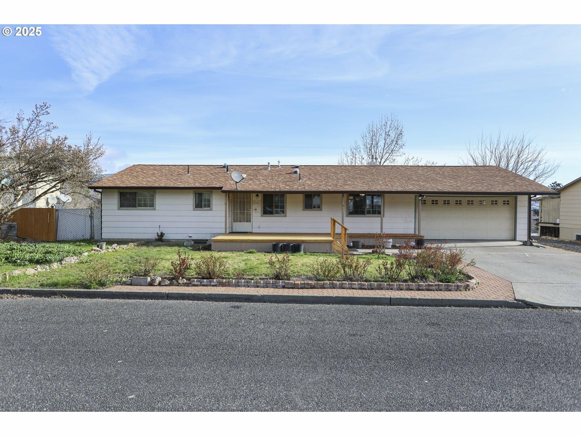 House for Sale, 2313 W 14th St 97058 - Image 1