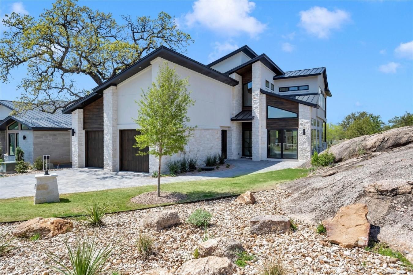 House for Sale, 310 Azalea Court 78657 - Image 1