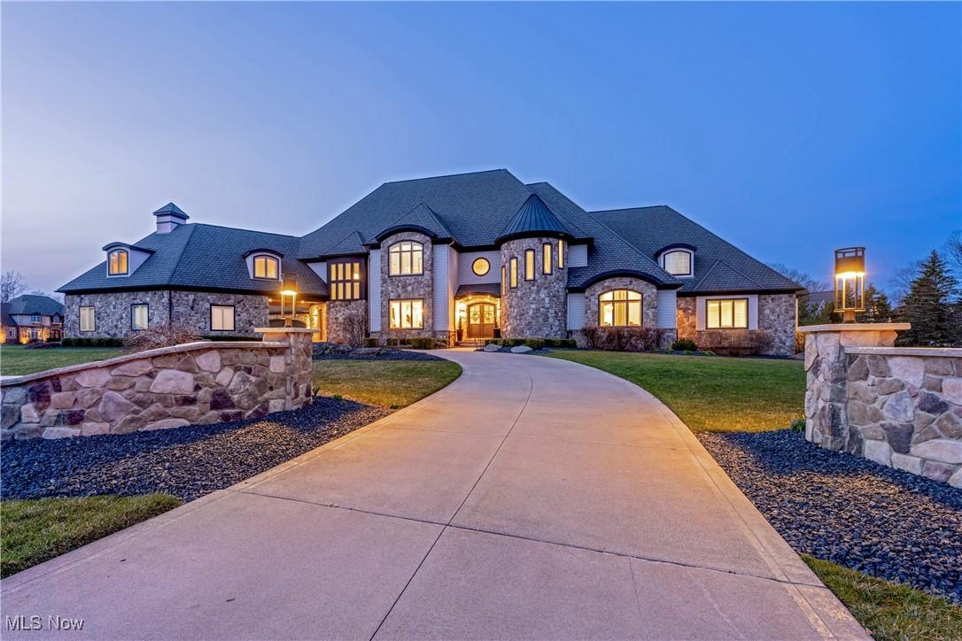 House for Sale, 3377 Galloway Drive 44286 - Image 1